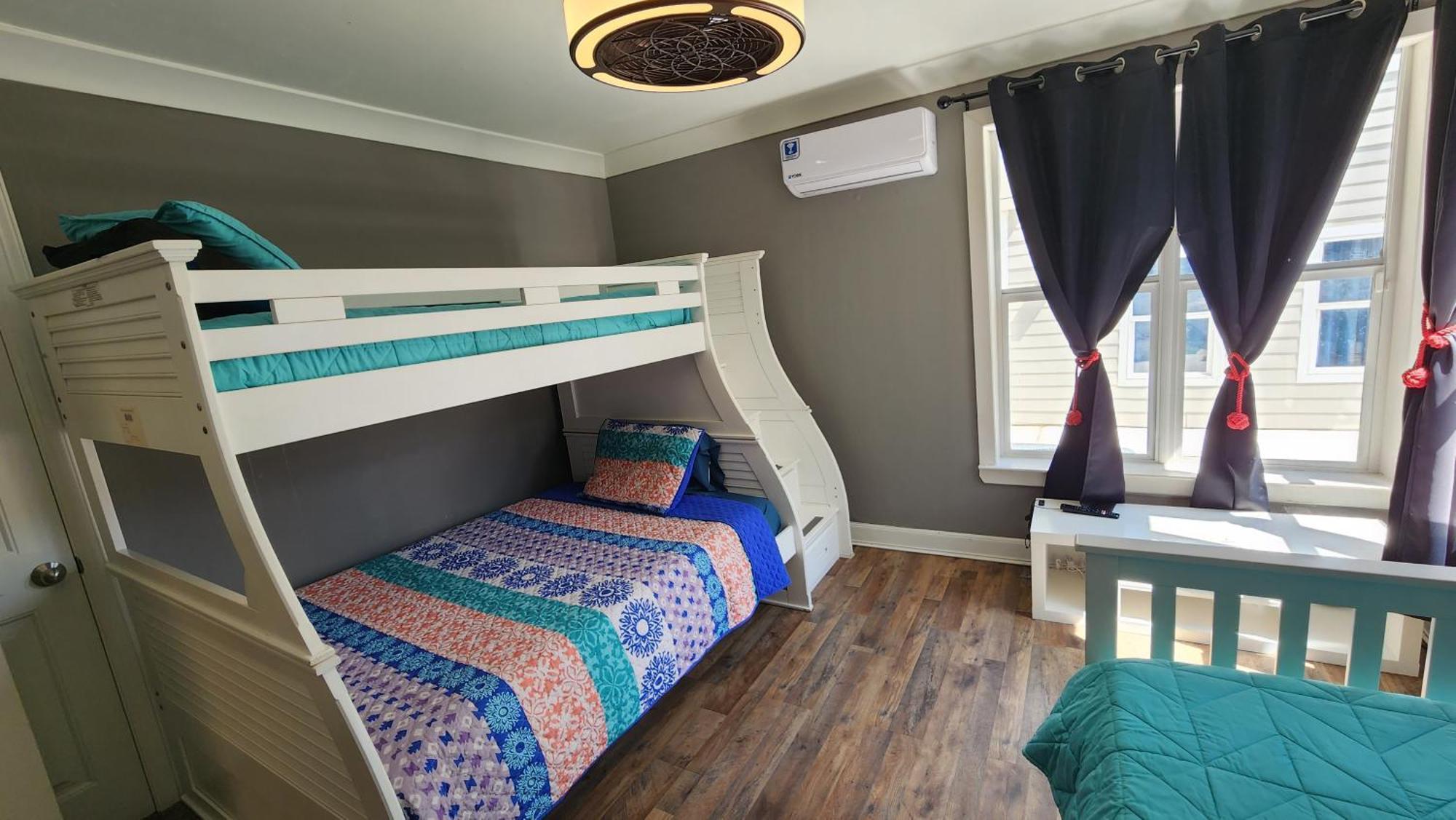 Holiday home Spacious 6br-sleeps 20 Perfect For Families-groups